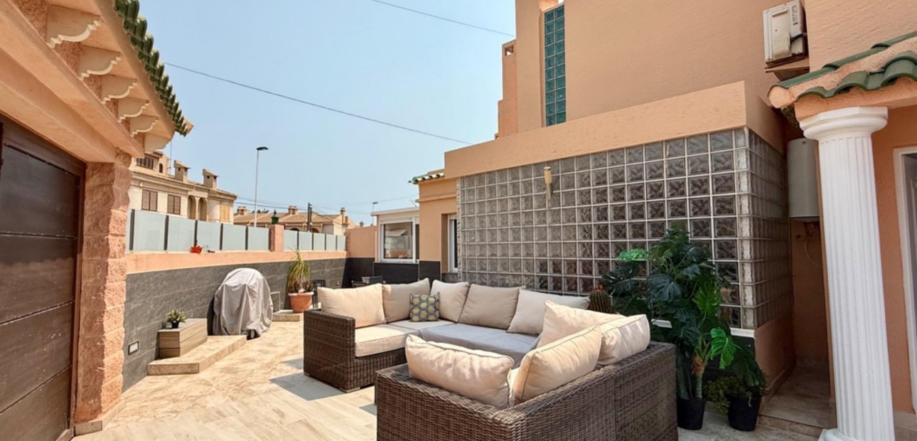 Sale - Villa -
Torrevieja - Playa del cura