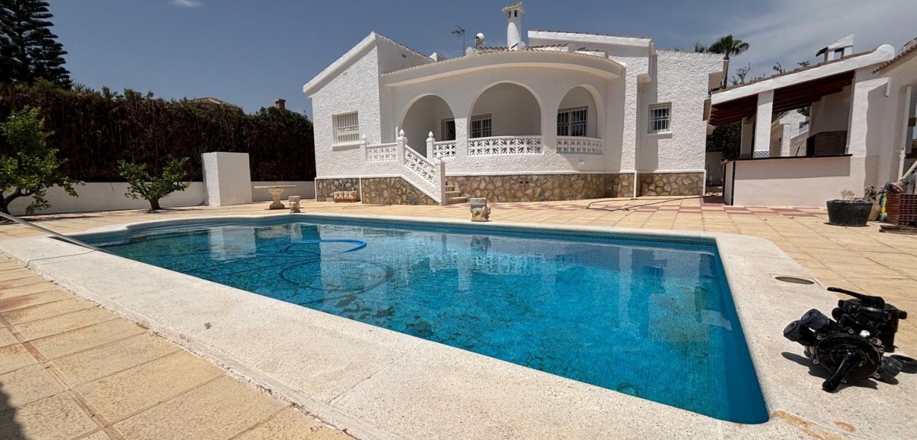 Herverkoop - Villa -
Ciudad quesada - Costa blanca sur
