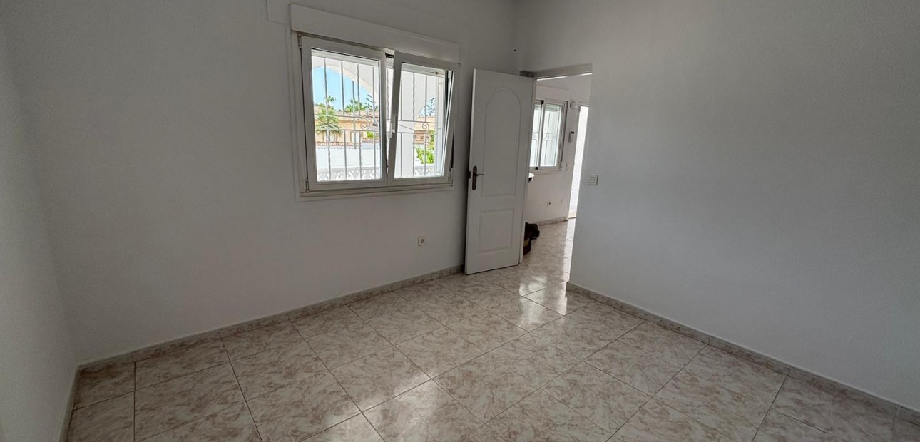 Herverkoop - Villa -
Ciudad quesada - Costa blanca sur