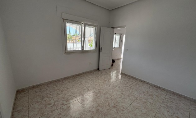 Herverkoop - Villa -
Ciudad quesada - Costa blanca sur