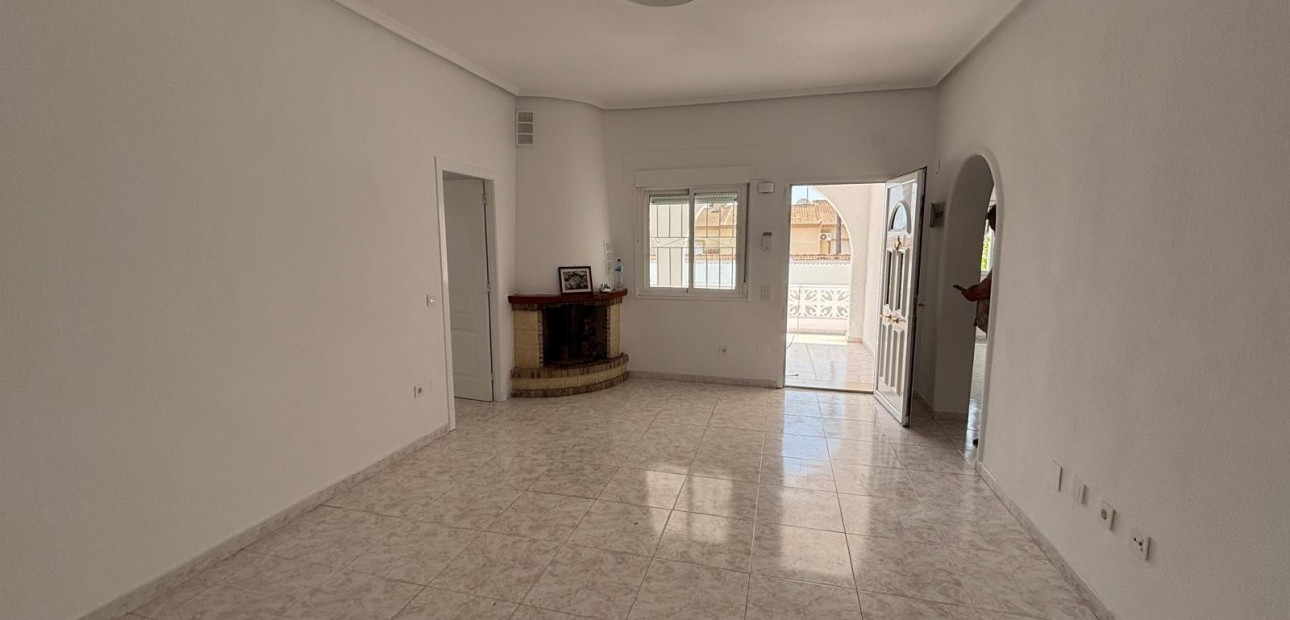 Herverkoop - Villa -
Ciudad quesada - Costa blanca sur
