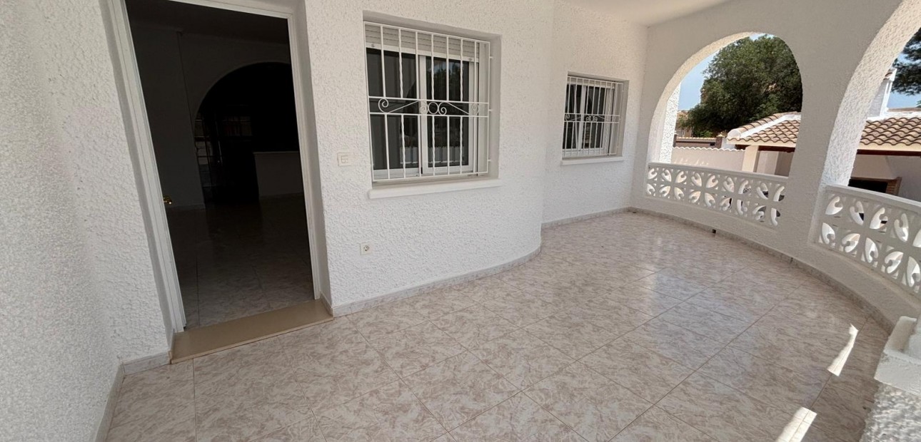 Herverkoop - Villa -
Ciudad quesada - Costa blanca sur