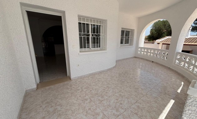 Herverkoop - Villa -
Ciudad quesada - Costa blanca sur