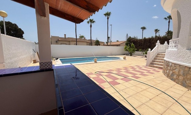 Herverkoop - Villa -
Ciudad quesada - Costa blanca sur