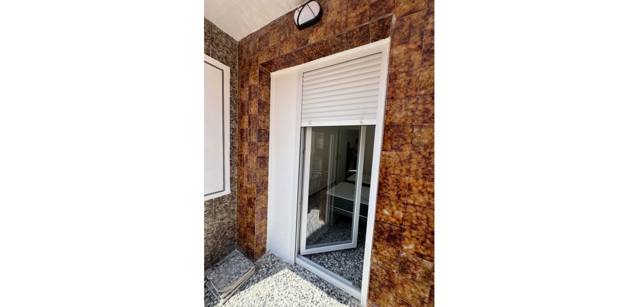 Sale - Apartment / flat -
Orihuela Costa - Playa Flamenca