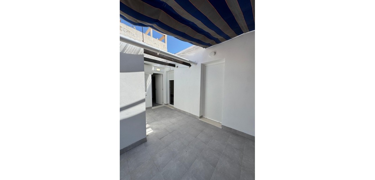 Sale - Apartment / flat -
Orihuela Costa - Playa Flamenca