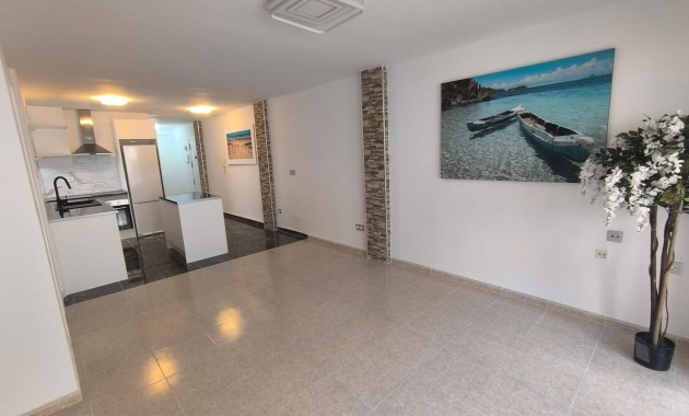 Sale - Apartment / flat -
Torrevieja - Playa del cura