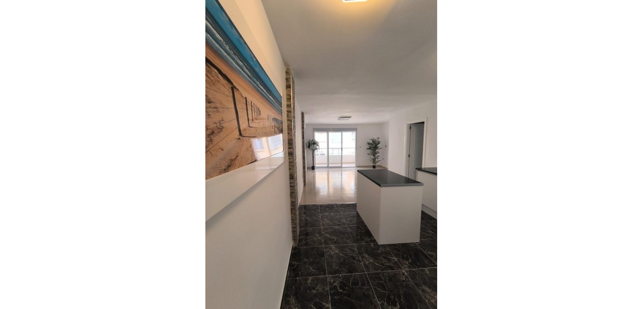 Sale - Apartment / flat -
Torrevieja - Playa del cura