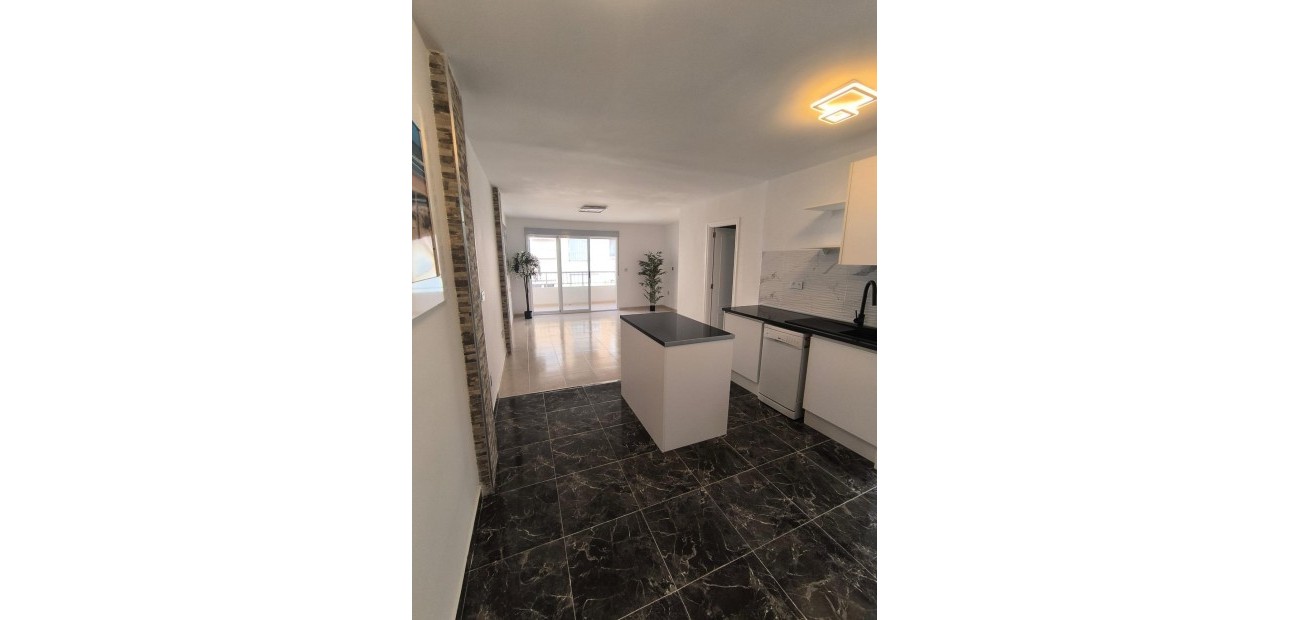 Sale - Apartment / flat -
Torrevieja - Playa del cura