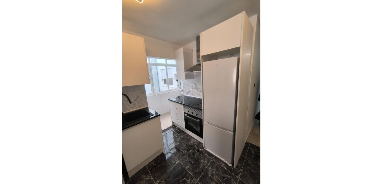 Sale - Apartment / flat -
Torrevieja - Playa del cura