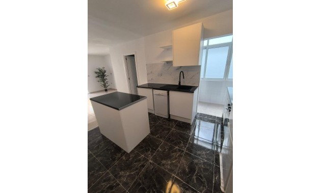 Sale - Apartment / flat -
Torrevieja - Playa del cura