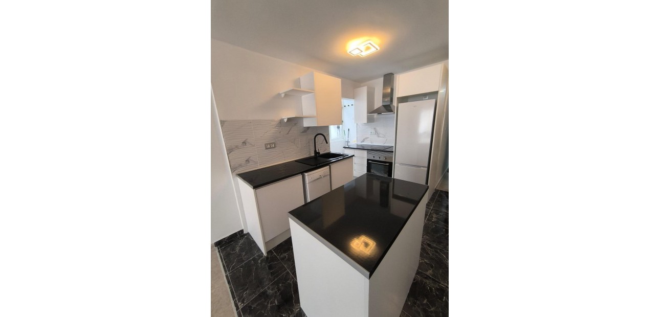 Sale - Apartment / flat -
Torrevieja - Playa del cura