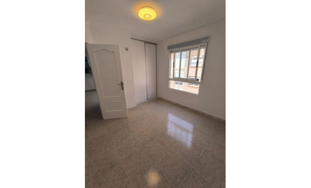 Sale - Apartment / flat -
Torrevieja - Playa del cura