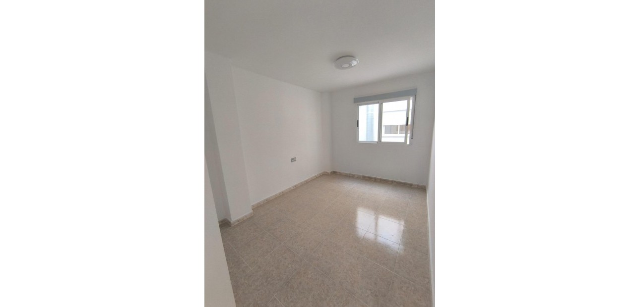 Sale - Apartment / flat -
Torrevieja - Playa del cura