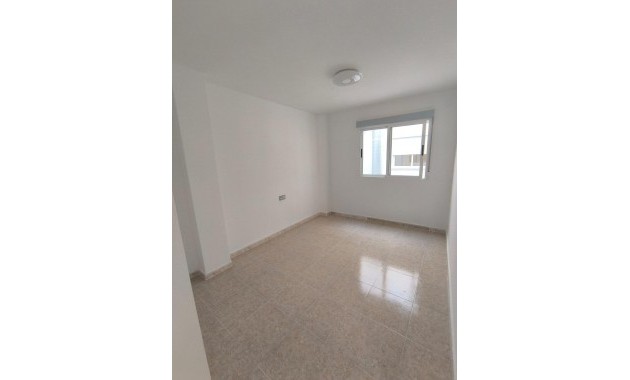 Sale - Apartment / flat -
Torrevieja - Playa del cura
