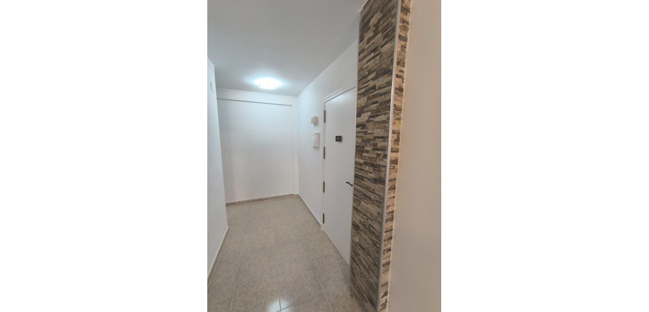 Sale - Apartment / flat -
Torrevieja - Playa del cura