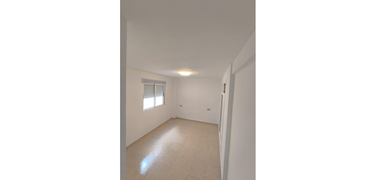 Sale - Apartment / flat -
Torrevieja - Playa del cura