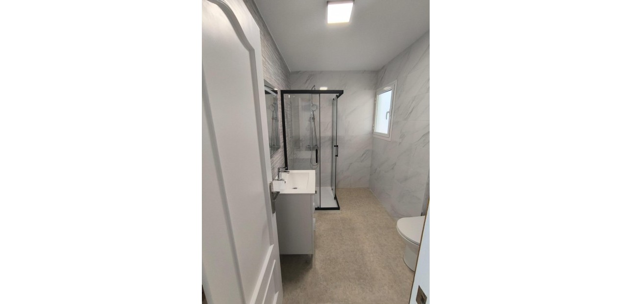 Sale - Apartment / flat -
Torrevieja - Playa del cura