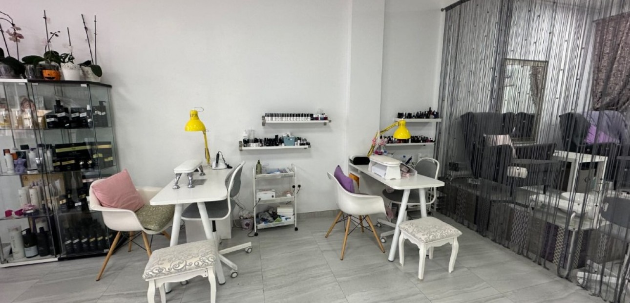 Sale - Commercial -
La Zenia