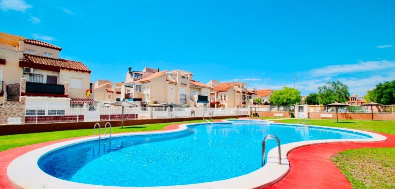 Herverkoop - Bungalow -
Orihuela Costa - Playa Flamenca