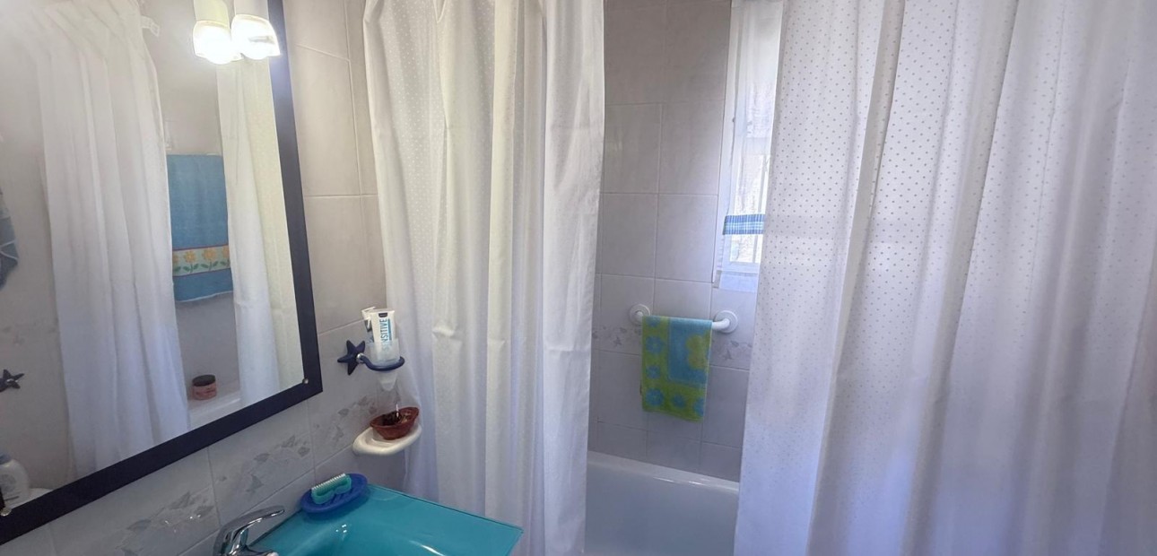 Herverkoop - Bungalow -
Orihuela Costa - Playa Flamenca