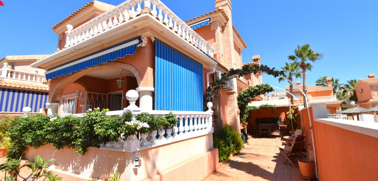 Herverkoop - Detached Villa -
Orihuela Costa - Playa Flamenca