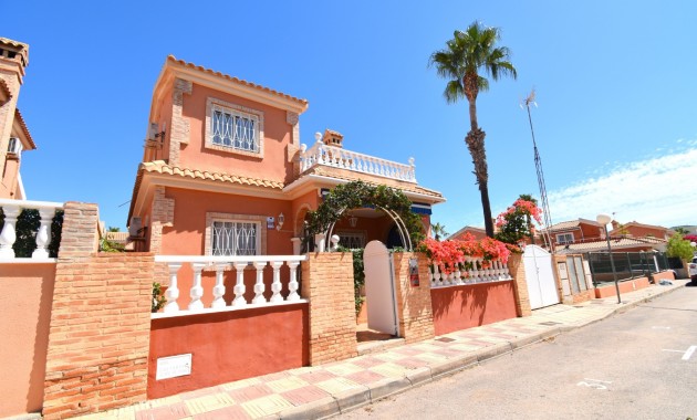 Herverkoop - Detached Villa -
Orihuela Costa - Playa Flamenca