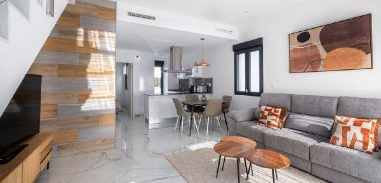 Sale - Villa -
Torrevieja - El limonar