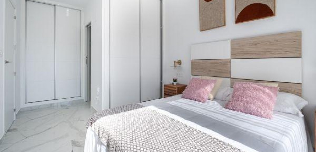 Sale - Villa -
Torrevieja - El limonar