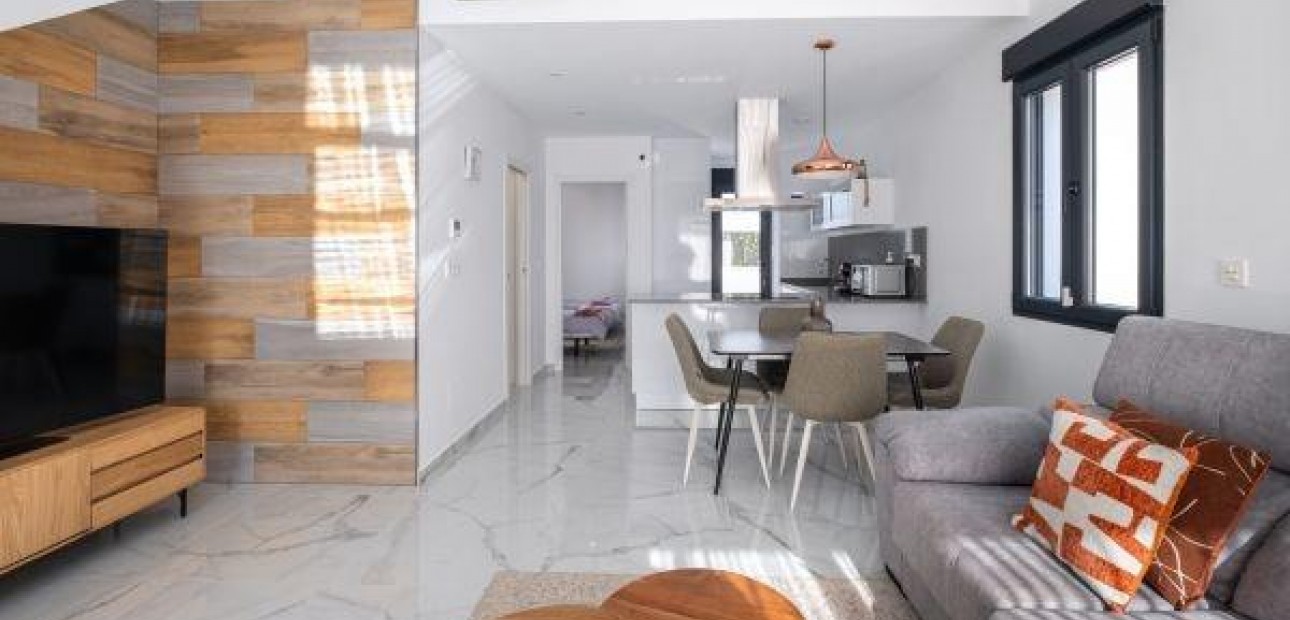 Sale - Villa -
Torrevieja - El limonar