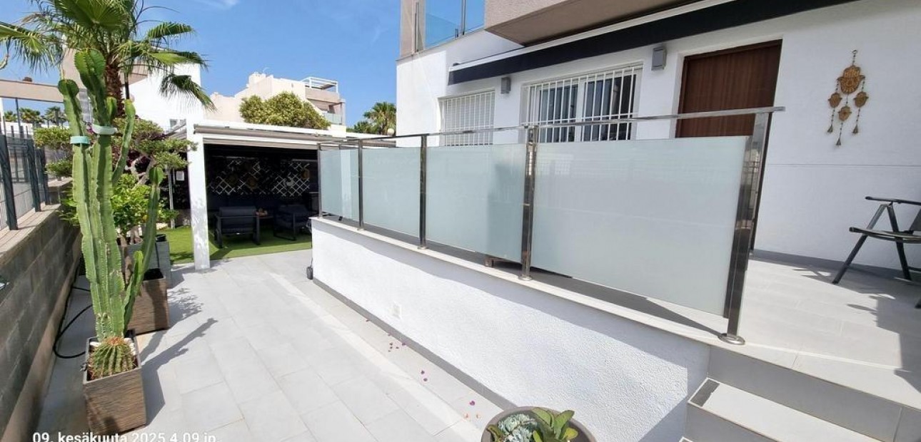 Sale - Villa -
Torrevieja - Aguas Nuevas