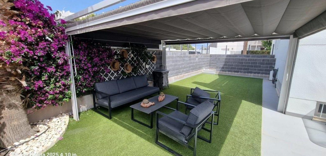 Sale - Villa -
Torrevieja - Aguas Nuevas