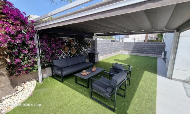 Sale - Villa -
Torrevieja - Aguas Nuevas