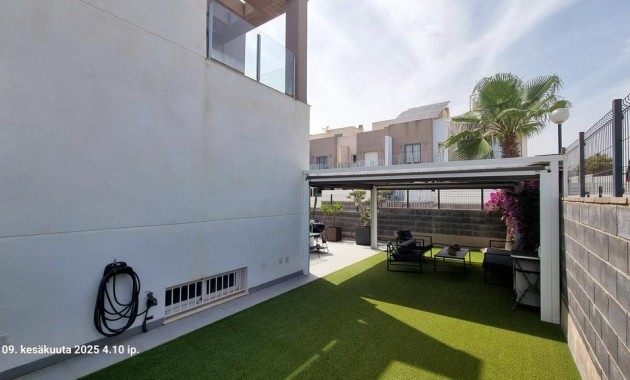 Sale - Villa -
Torrevieja - Aguas Nuevas