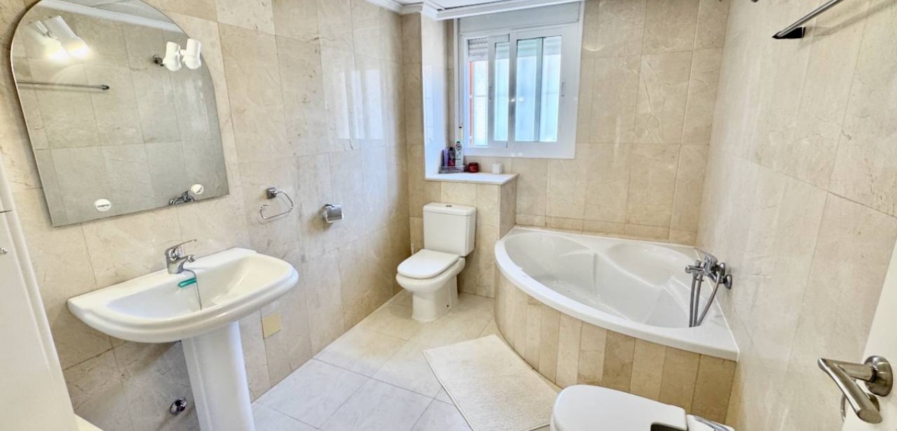 Herverkoop - Villa -
Ciudad Quesada