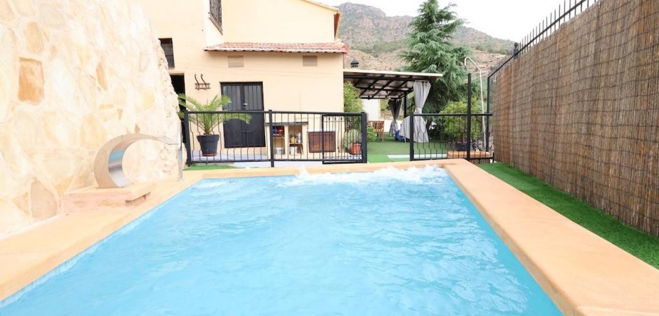 Herverkoop - House -
Fortuna - La garapacha