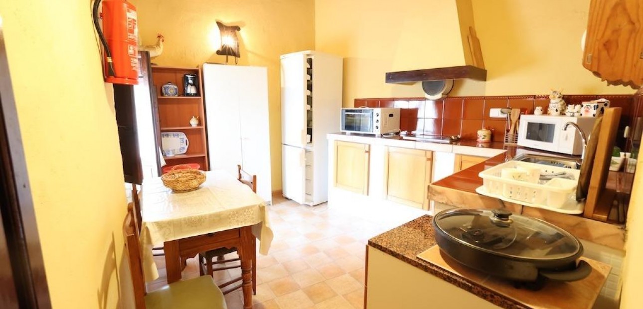 Herverkoop - House -
Fortuna - La garapacha