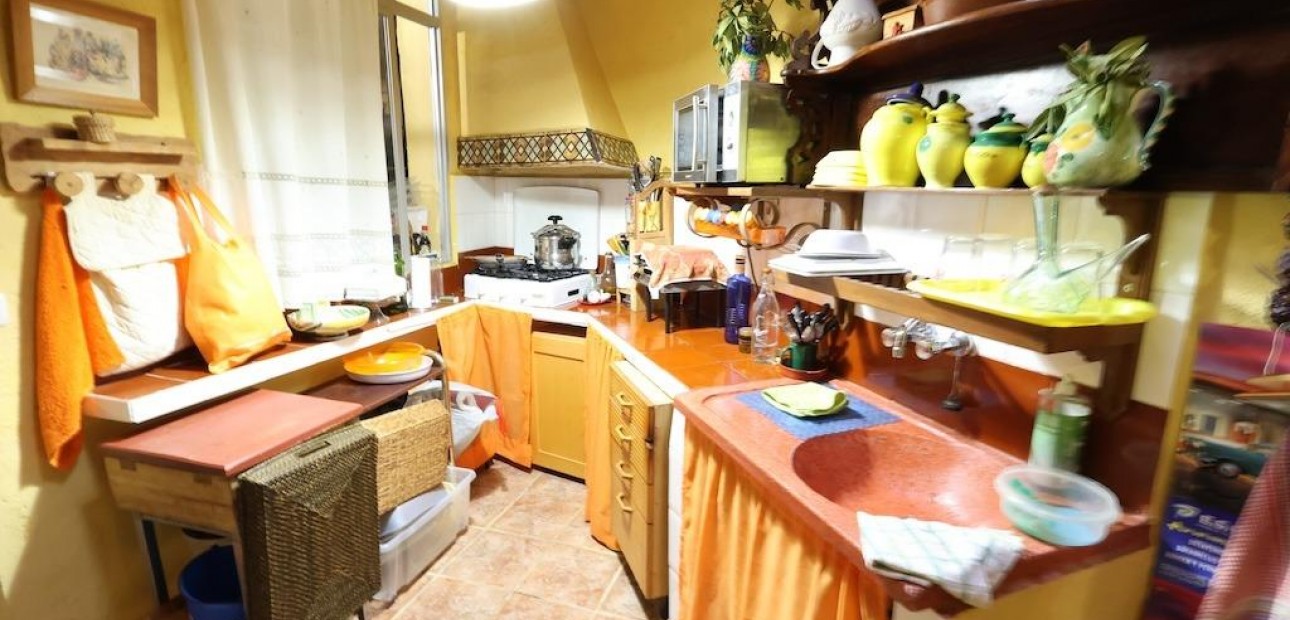 Herverkoop - House -
Fortuna - La garapacha