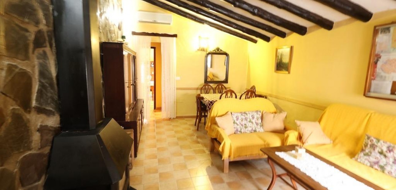 Herverkoop - House -
Fortuna - La garapacha