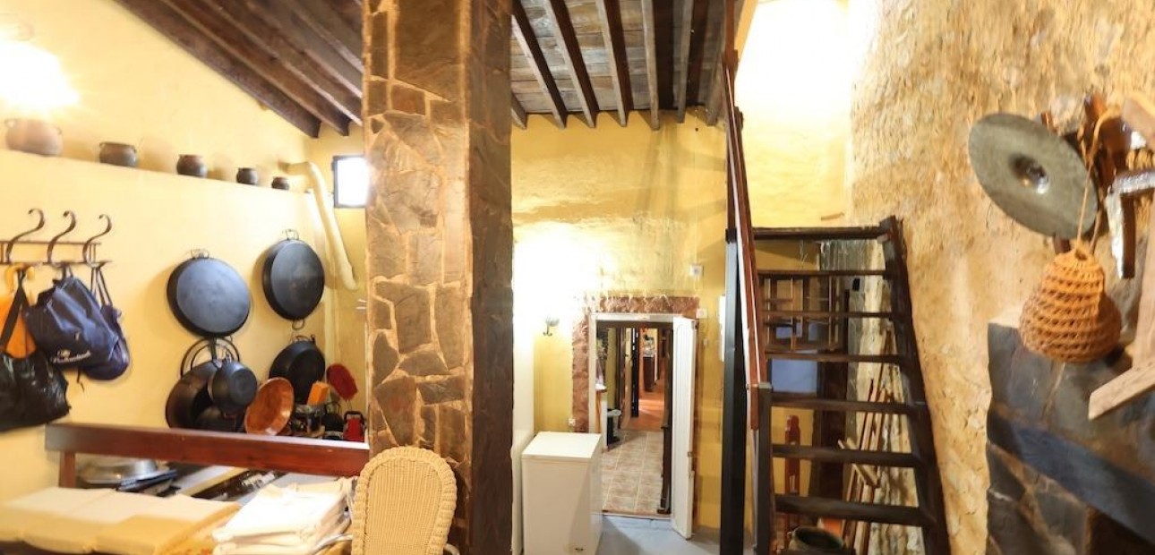 Herverkoop - House -
Fortuna - La garapacha