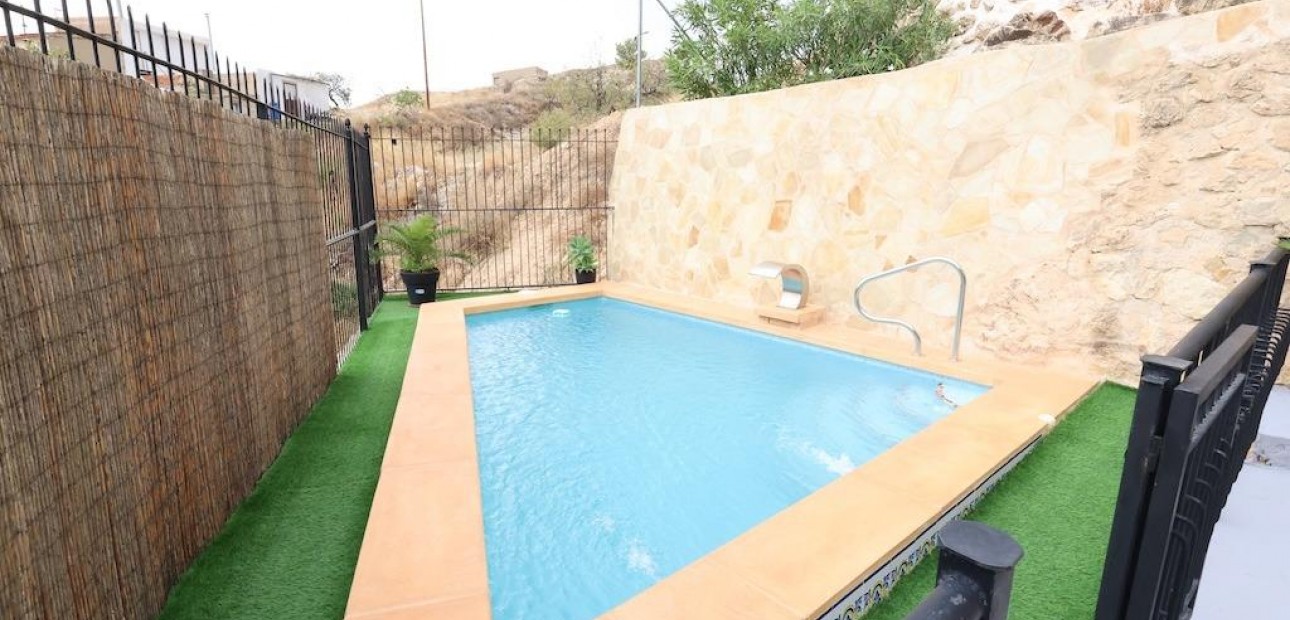 Herverkoop - House -
Fortuna - La garapacha