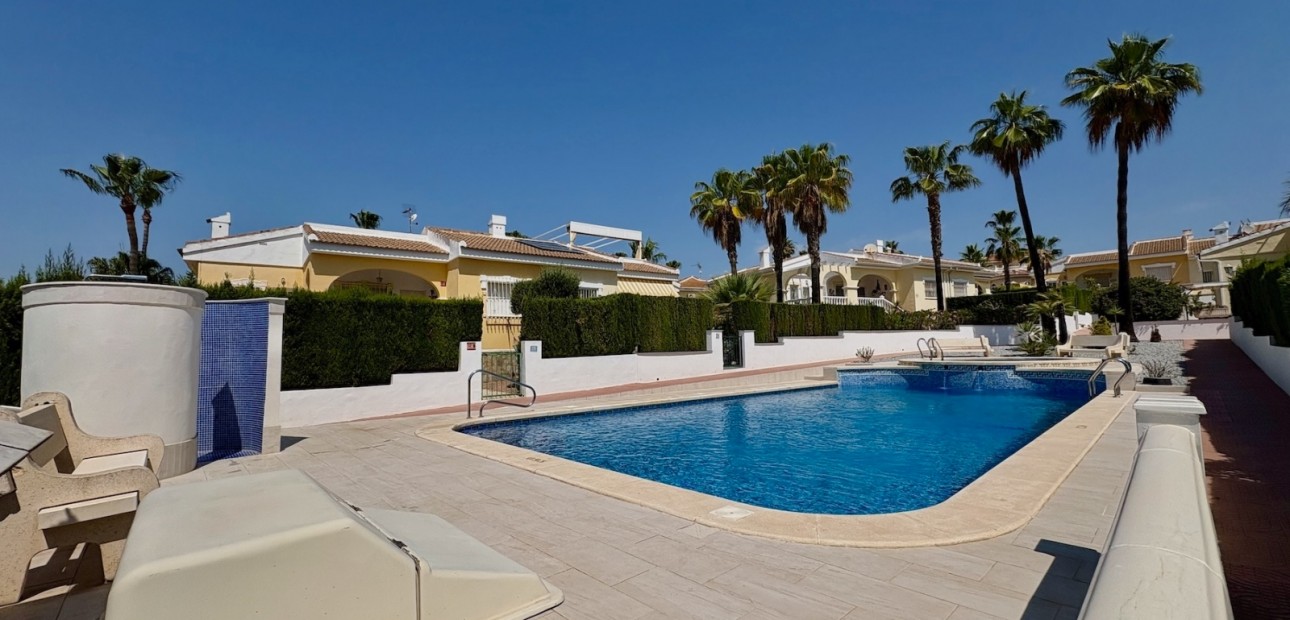 Herverkoop - Adosado -
Rojales - Ciudad Quesada