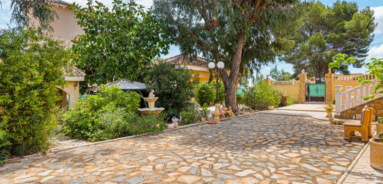 Herverkoop - Villa -
Jacarilla