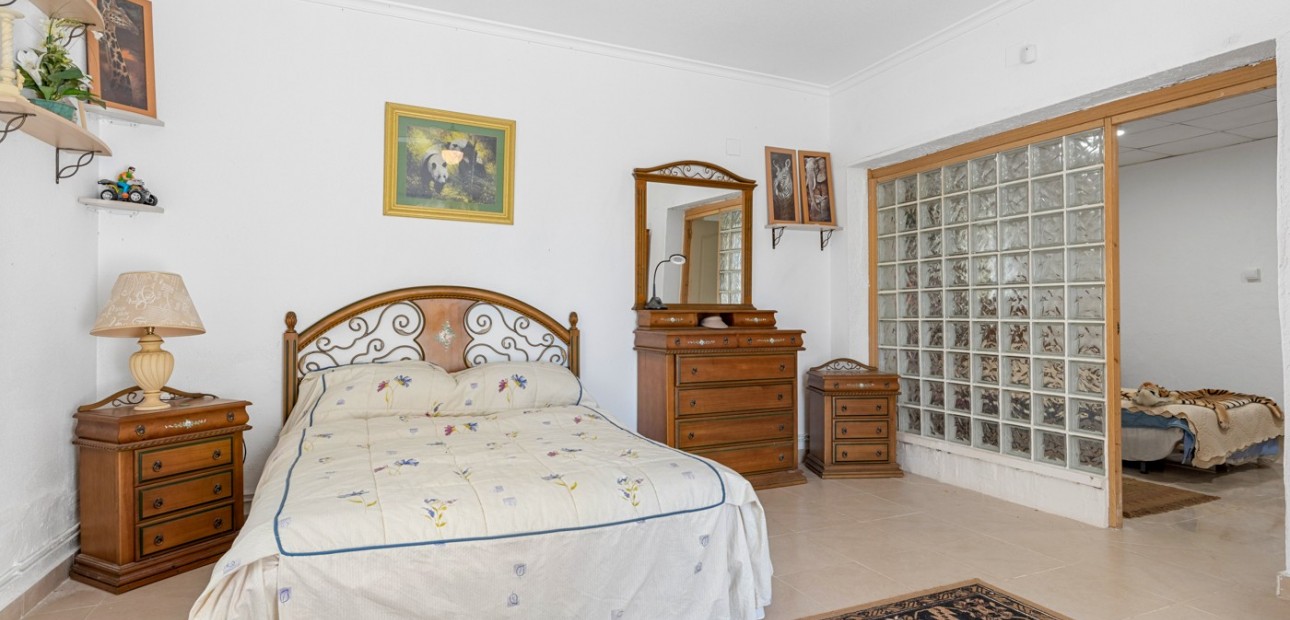 Herverkoop - Villa -
Jacarilla