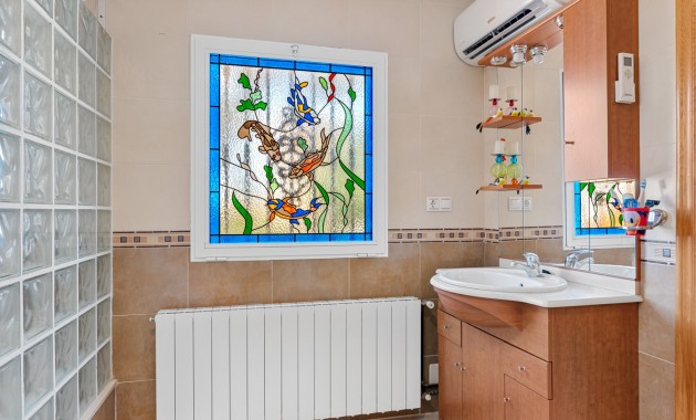 Herverkoop - Villa -
Jacarilla