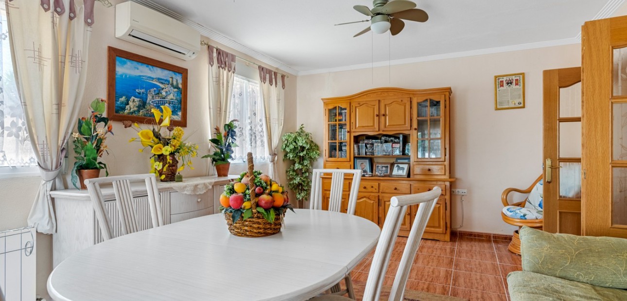 Herverkoop - Villa -
Jacarilla