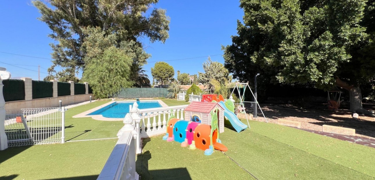 Herverkoop - Villa -
Callosa de Segura - Comunidad valenciana