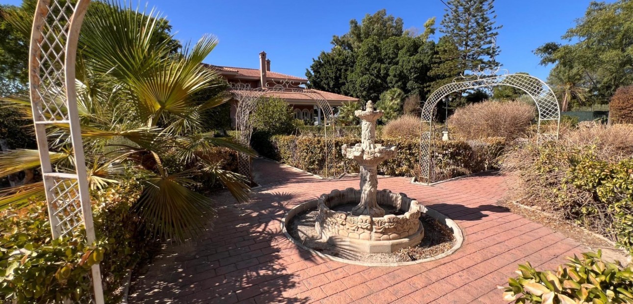 Herverkoop - Villa -
Callosa de Segura - Comunidad valenciana