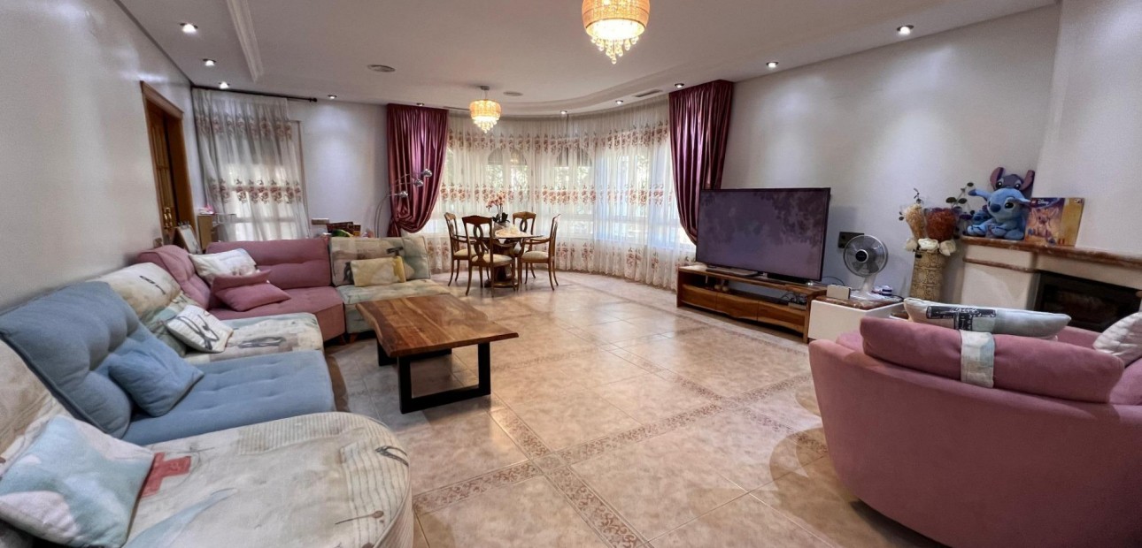 Herverkoop - Villa -
Callosa de Segura - Comunidad valenciana