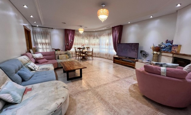 Herverkoop - Villa -
Callosa de Segura - Comunidad valenciana